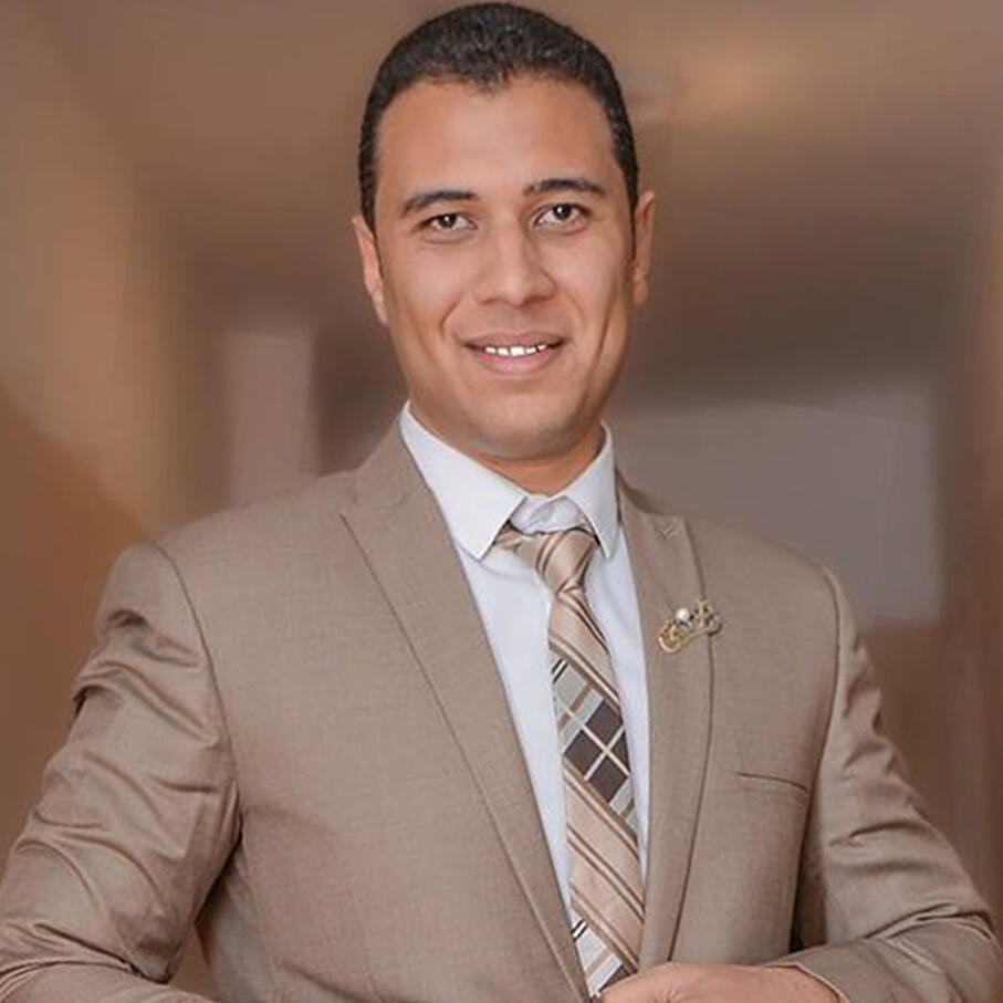 Ahmed Yehia Seif speaking at TechShift Summit 2024 on AI and digital innovation in B2B e-commerce